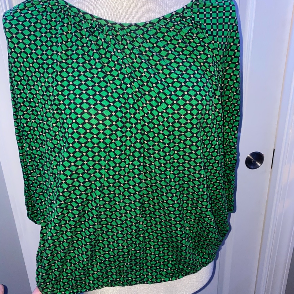 🌻BUNDLE 3 Women’s blouses for 15% off!🌻